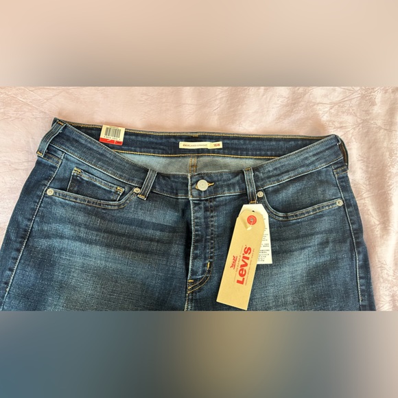 NWT Levi’s Plus Size 16W 414 relaxed straight leg jeans - Picture 6 of 11